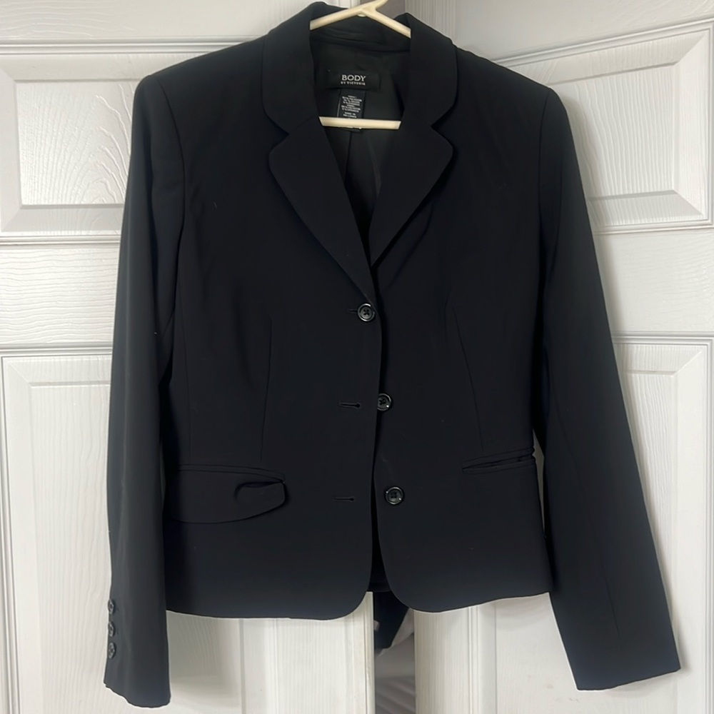 Body by Victoria Suit Jacket size 6 black